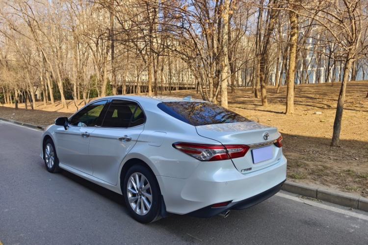 Used Toyota Camry 2021 2.0G Luxury Edition
