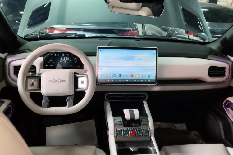 Used  Titanium 3 2025 501 km All-Wheel Drive Intelligent Driving Max Edition
