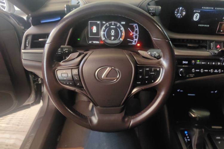 Used Lexus ES 2020 260 Excellence Edition
