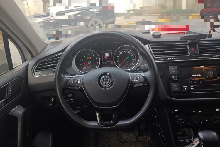 Used Volkswagen Tiguan L 2019 330TSI Automatic Two-Wheel Drive Panoramic Comfort Edition China VI Standard
