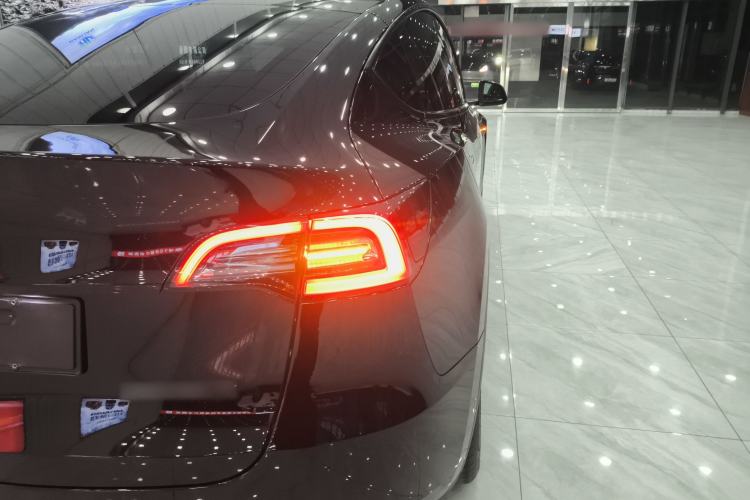 Used Tesla Model Y 2023 Rear-Wheel-Drive Version
