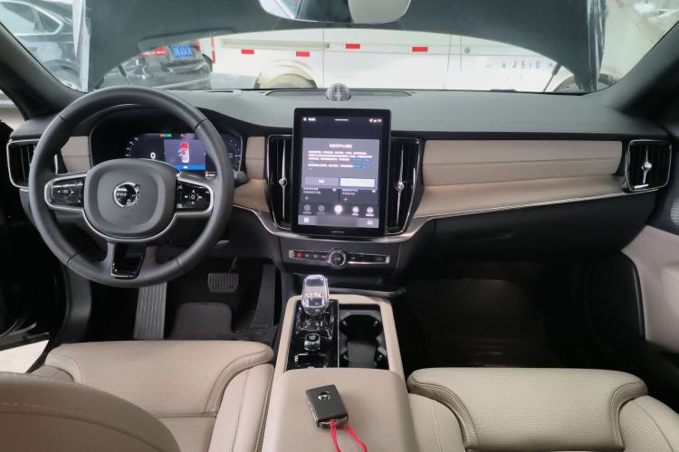 Used Volvo S90 New Energy 2026 Plug-in Hybrid Four-Wheel Drive Long-Range Luxury Smart Edition
