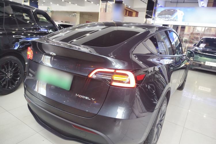 Used Tesla Model Y 2024 Long-Range All-Wheel-Drive Version
