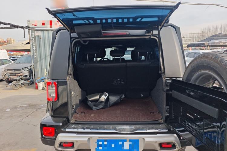 Used  BJ40 2023 2.0T Automatic Four-Wheel Drive Urban Hunter Edition Chivalrous Type