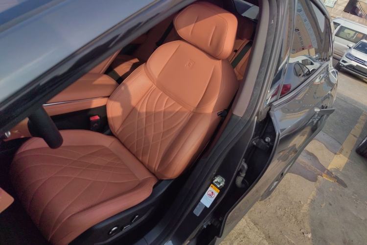 Used  S07 2023 200Max Range-Extended Version
