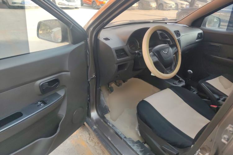 Used Wuling Hongguang 2015 1.2L S Base Model China V Standard
