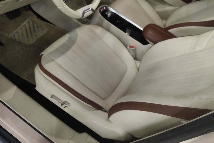 Used ORA Good Cat 2022 Morandi Edition 400km Standard Range Luxury Version Lithium-Ion Battery