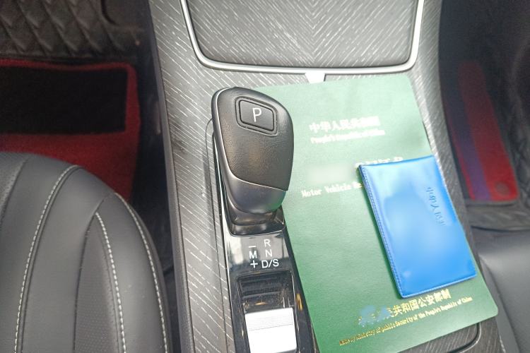 Used Venucia V 2022 260T Custom Edition · Idol