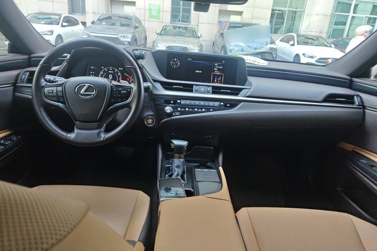 Used Lexus ES 2020 200 Excellence Edition
