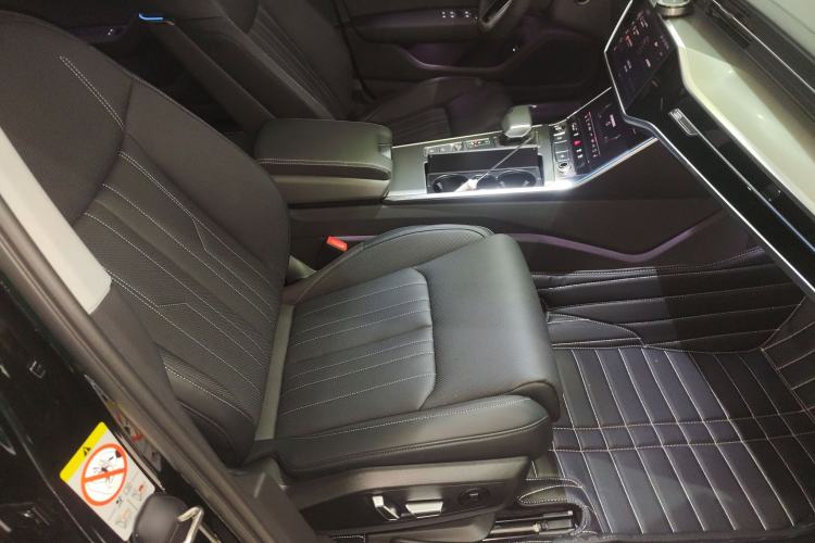 Used Audi A6L 2025 45 TFSI Prestige Dynamic Edition + Ventilated Comfort Package
