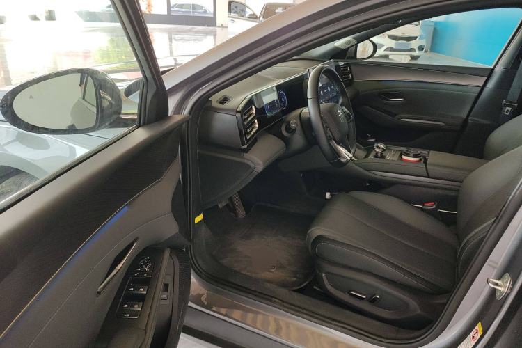 Used BYD Qin L 2024 DM-i 120KM Excellence Model
