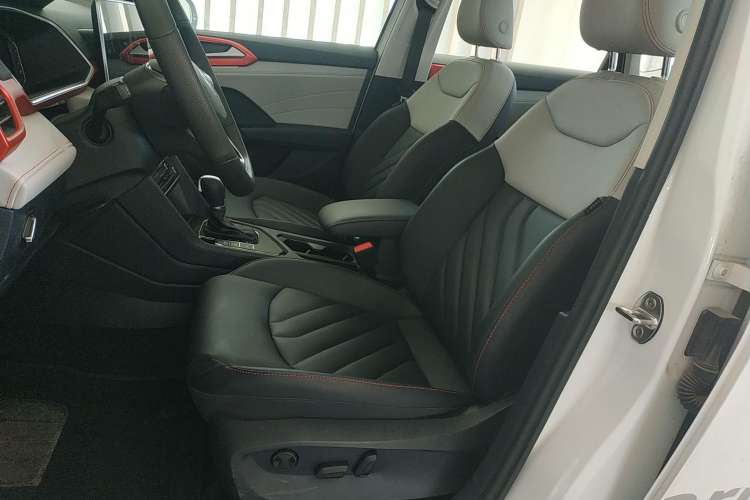 Used Volkswagen Tharu 2023 300TSI Two-Wheel-Drive Moon Luxury Edition
