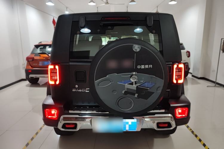 Used  BJ40 2023 2.0T Automatic Four-Wheel Drive Urban Hunter Edition Chivalrous Type
