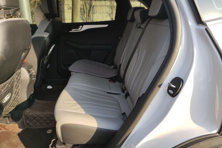 Used Ford Escape 2024 EcoBoost 245 Two-Wheel-Drive Titanium Edition
