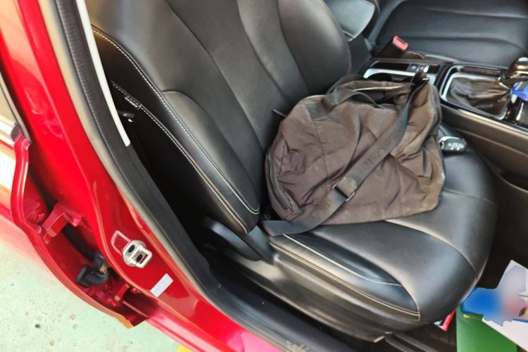 Used Roewe i5 2020 1.5L Automatic 4G Connect Luxury Flagship Edition
