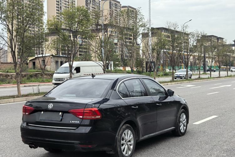 Used Volkswagen Lavida 2015 1.6L Automatic Comfort Edition
