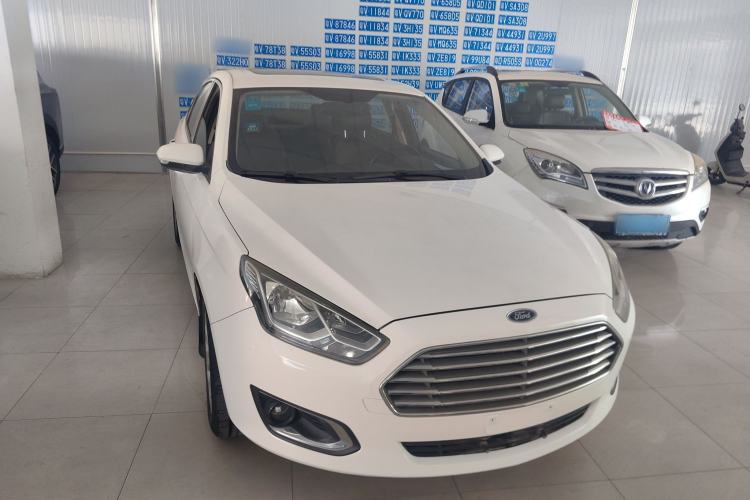 Used Ford Escort 2015 1.5L Automatic Fashion Model
