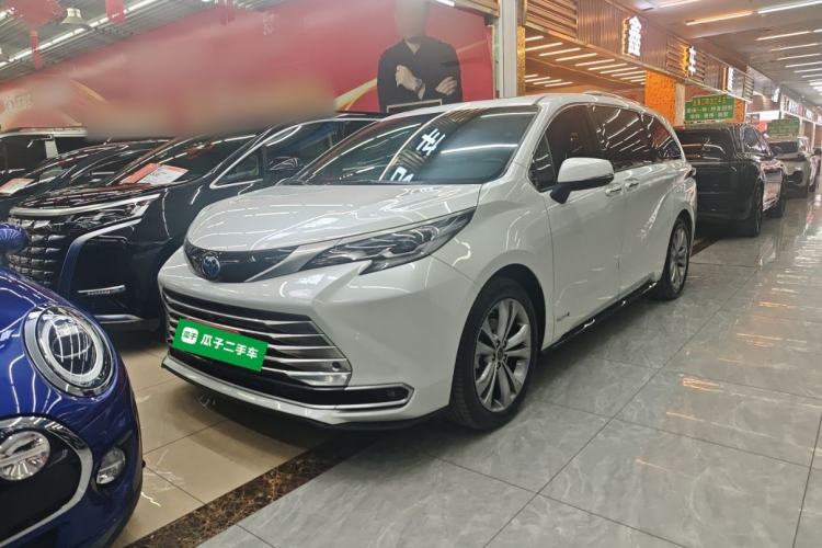 Used Toyota Sienna 2021 2.5L Hybrid Platinum Edition
