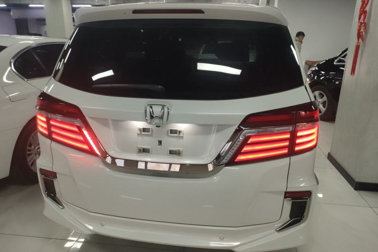 Used Honda Elysion 2019 2.0L Hybrid Luxury Edition
