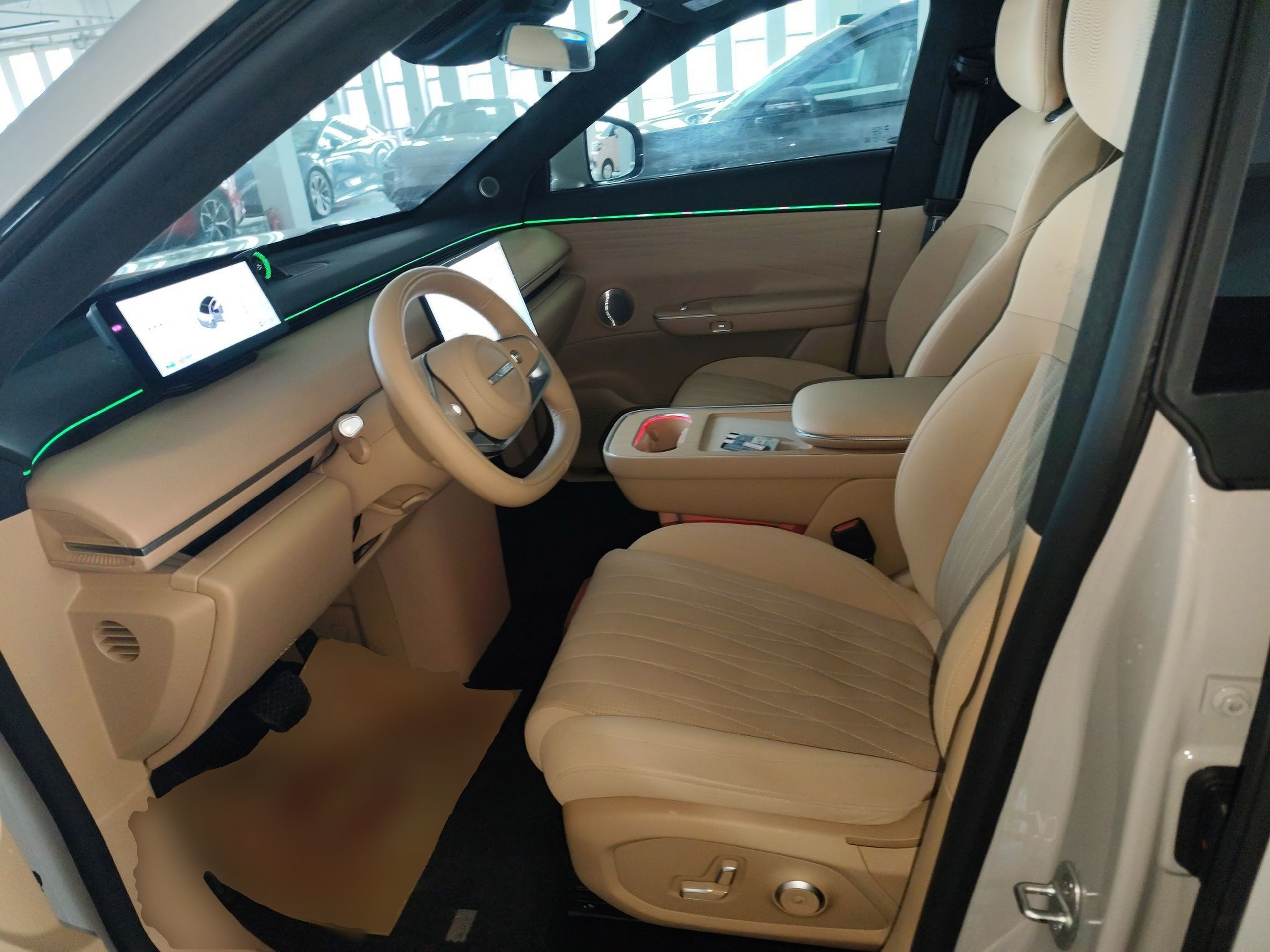 المقاعد الأمامية داخل السيارة