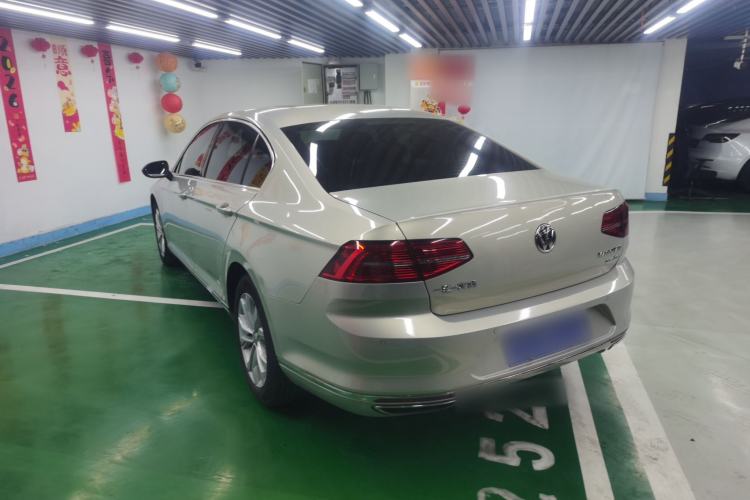 Used Volkswagen Magotan 2017 330TSI DSG Luxury Model
