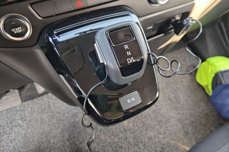 Used JMC Fushun 2025 2.0T 8AT Diesel Short-Wheelbase Low-Roof Commercial Multi-Purpose Passenger Vehicle with 5/6 Seats and Liftgate Tailgate