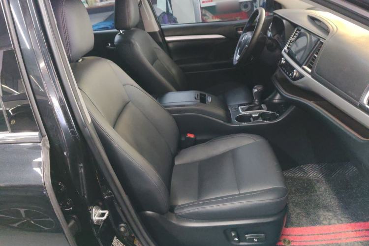 Used Toyota Highlander 2018 2.0T Four-Wheel Drive Luxury Edition 7 Seats China V Emission Standard
