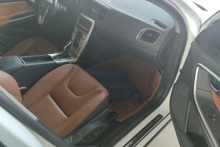 Used Volvo S60 2015 S60L 2.0T Zhiyuan Edition