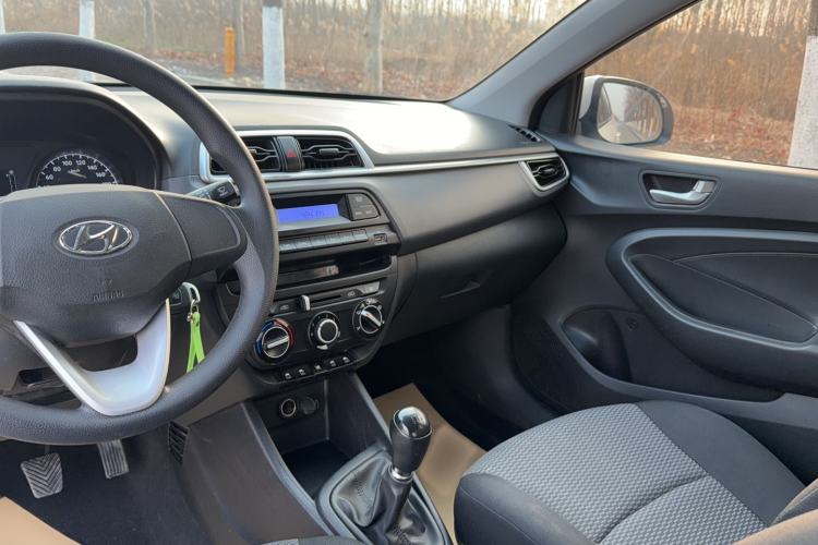 Used Hyundai Verna 2017 1.4L Manual Refreshed Version China VI Standard
