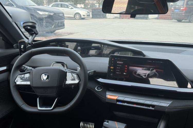 Used Changan UNI-V 2025 1.5T 500Bar Prestige Sporty Version
