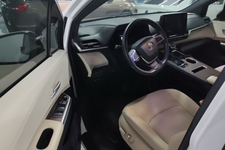 Used Toyota Sienna 2021 2.5L Hybrid Luxury Edition
