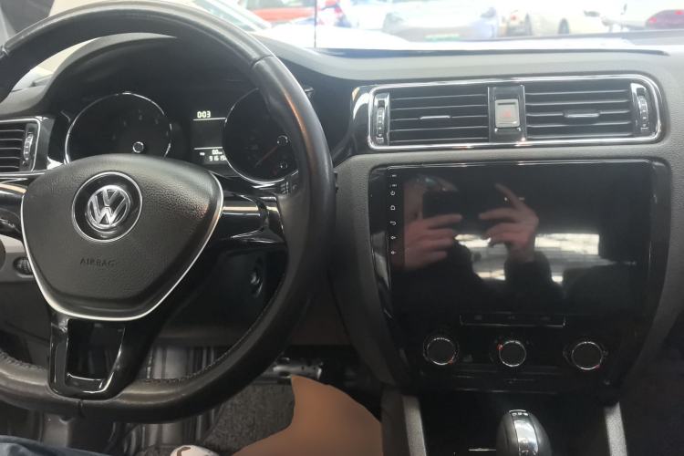 Used Volkswagen Sagitar 2015 230TSI Automatic Comfort Version