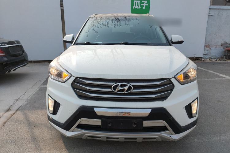 Used Hyundai ix25 2015 1.6L Automatic Two-Wheel-Drive Deluxe DLX Model