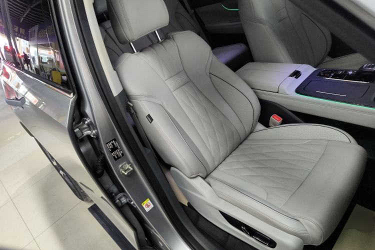 Used GAC Trumpchi GS8 2022 Dual-Engine Series 2.0TM Two-Wheel Drive Prestige Edition (7 Seats)