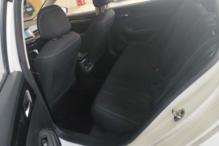 Used Roewe i5 2021 1.5L CVT Platinum Edition
