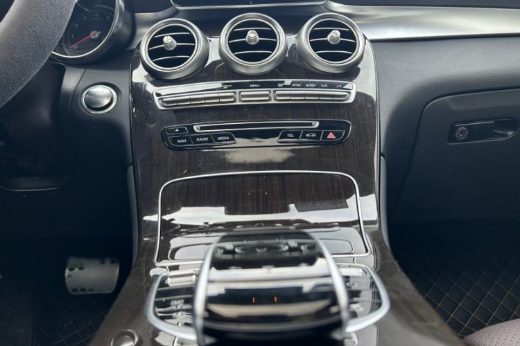 Used Mercedes-Benz GLC 2018 Facelift GLC 260 4MATIC Luxury Edition
