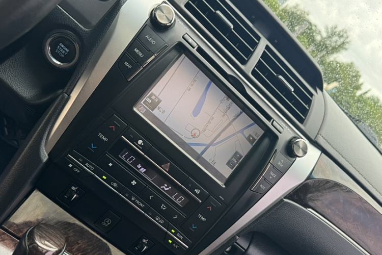 Used Toyota Camry 2016 2.5G 10th Anniversary Deluxe Navigation Edition
