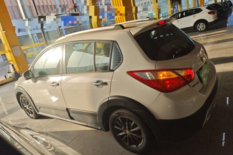 Used Venucia R50X 2015 1.6L Automatic Trend Edition