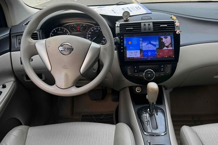 Used Nissan Tiida 2011 1.6L CVT Smart Version
