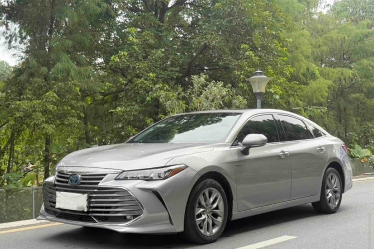 Used Toyota Avalon 2019 Dual-Engine 2.5L Luxury Edition China VI Standard