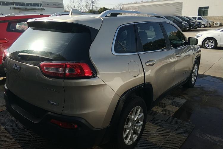 Used  Cherokee 2016 2.0L Superior Edition
