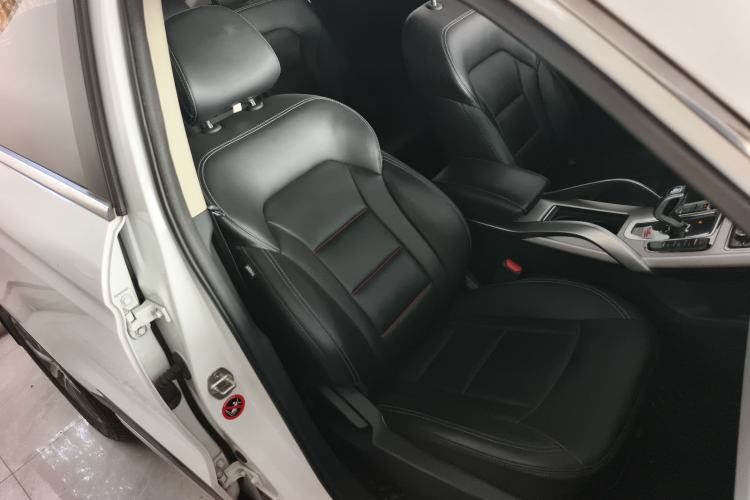 Used Geely Auto Emgrand X7 Sport 2020 1.8TD DCT Two-Wheel Drive Smart Connect 4G-Enabled Version
