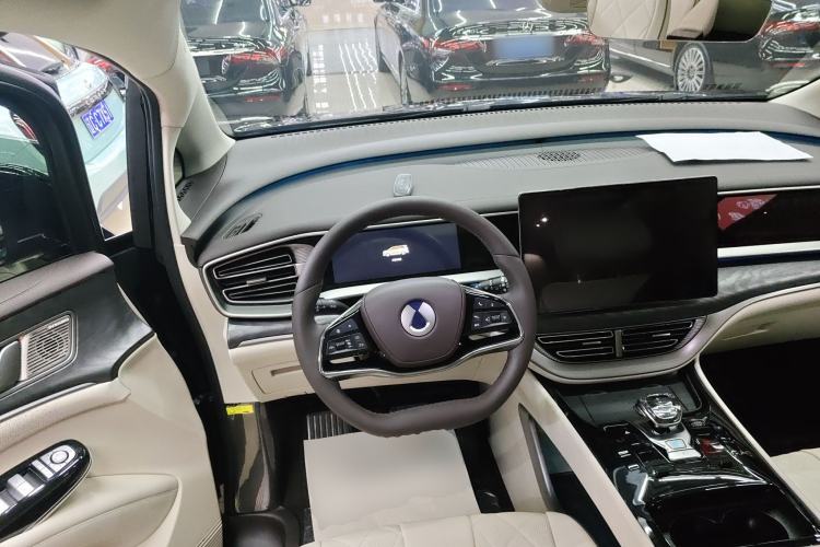 Used Denza D9 2024 DM-i 980 Four-Wheel Drive Prestige Model
