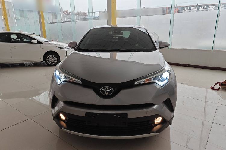 Used Toyota IZOA 2018 2.0L Yichi Version China VI Standard
