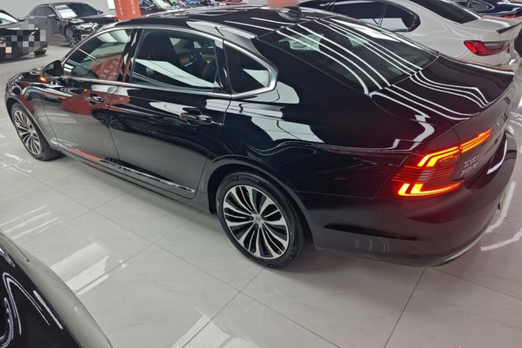 Used Volvo S90 2024 B5 Zhiyi Luxury Edition
