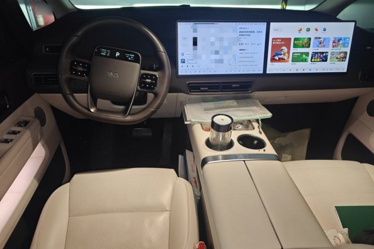 Used Li Auto MEGA 2024 Ultra Model
