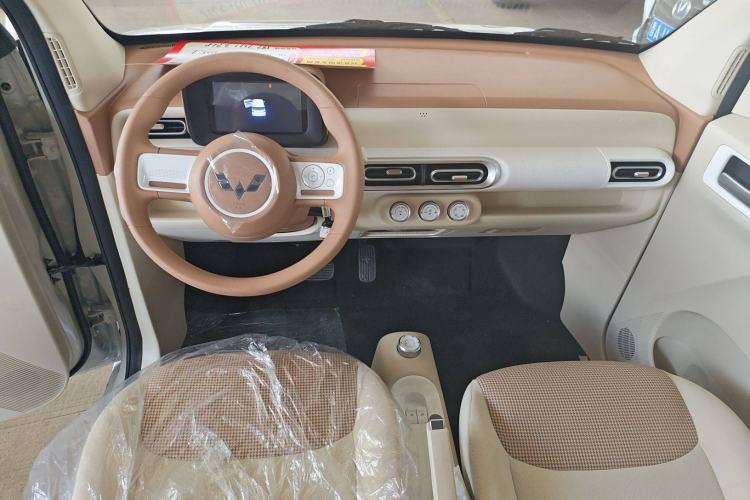 Used Wuling Hongguang MINIEV 2024 3rd Generation 215km Youth Edition
