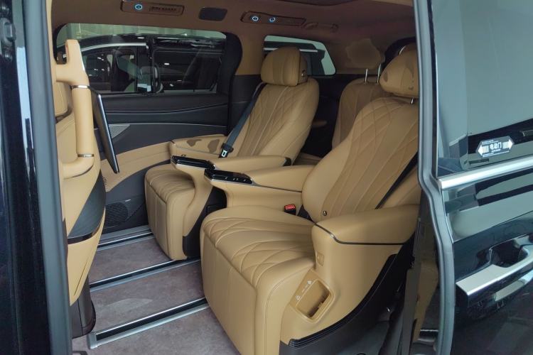 Used Denza D9 2025 DM-i Intelligent Drive 1020 Four-Wheel Drive Flagship Model