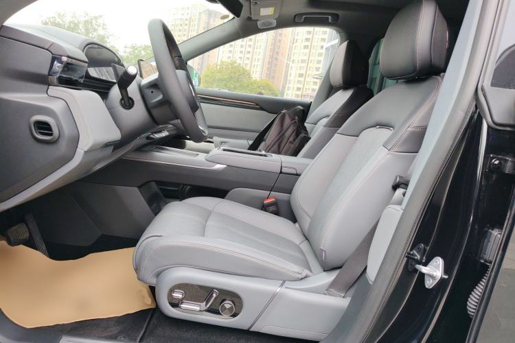 Used Zeekr 7X 2025 100 kWh Long-Range Rear-Wheel Drive with Intelligent Driving Features
