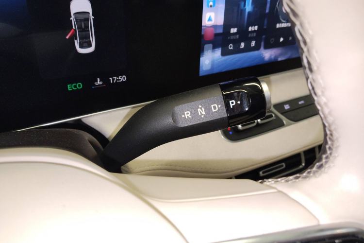 Used Roewe D7 2023 DMH 125km Flagship Edition
